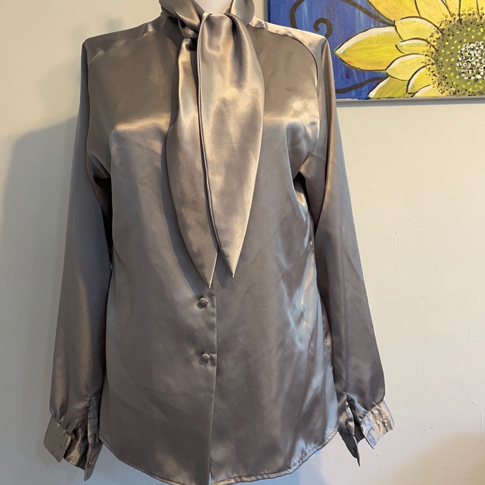 Satin vintage- 2 way blouse w/buttons and tie